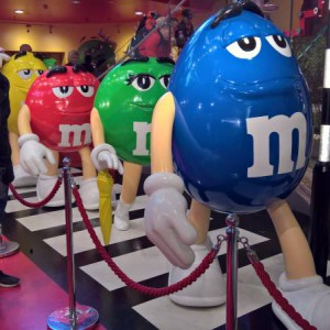 Tienda de M&M's . Simulando a los Beatles