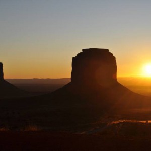 Amanecer en Monument Valley